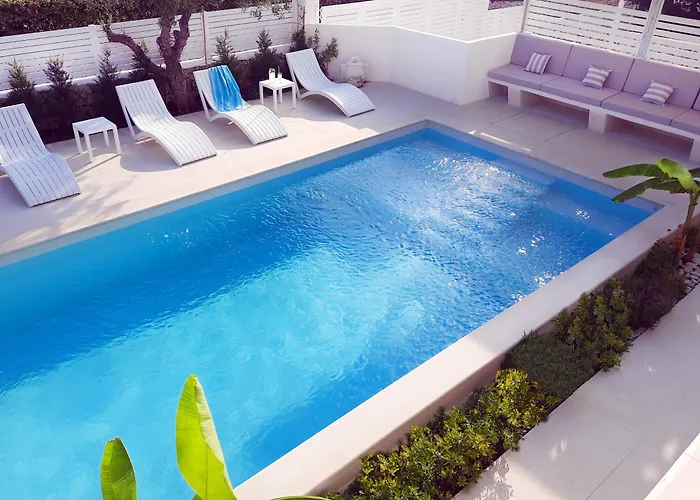 Holiday-home With Pool & Sea View In Villa