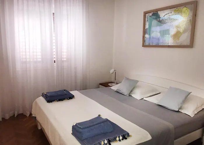 Holiday-home With Pool & Sea View In Villa *